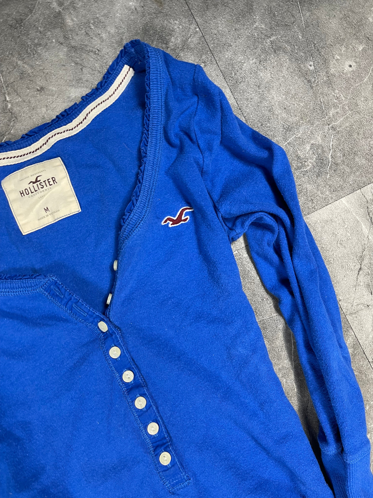 Hollister Henley M