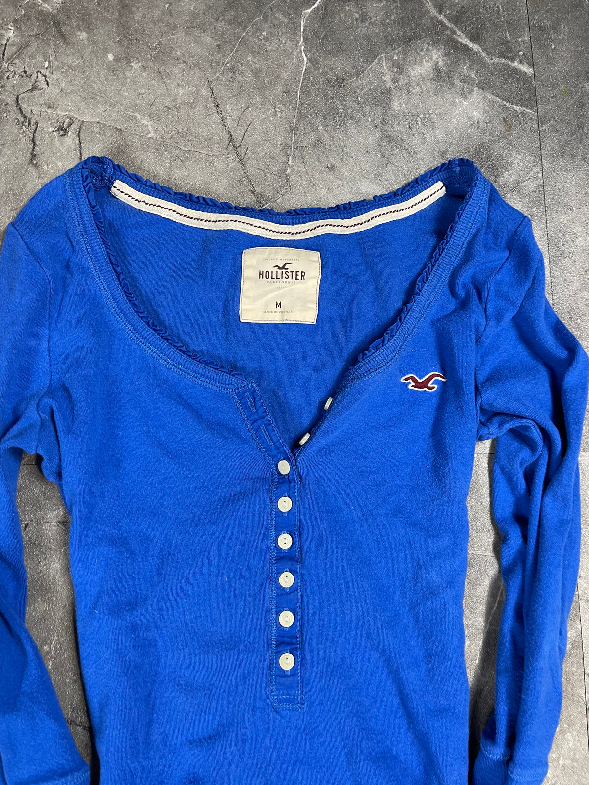Hollister Henley M