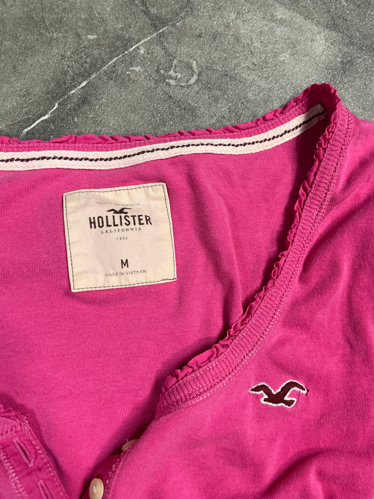 Hollister Henley M